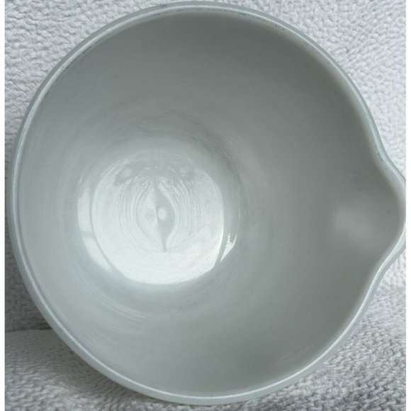 Vintage 1940s PYREX Set Of 2 White Opal Glass Ribbed Mixing Bowls 11c & 4 1/2c - Picture 9 of 16